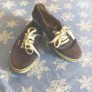 Vans Low Top Lace Up Canvas Skate Shoe